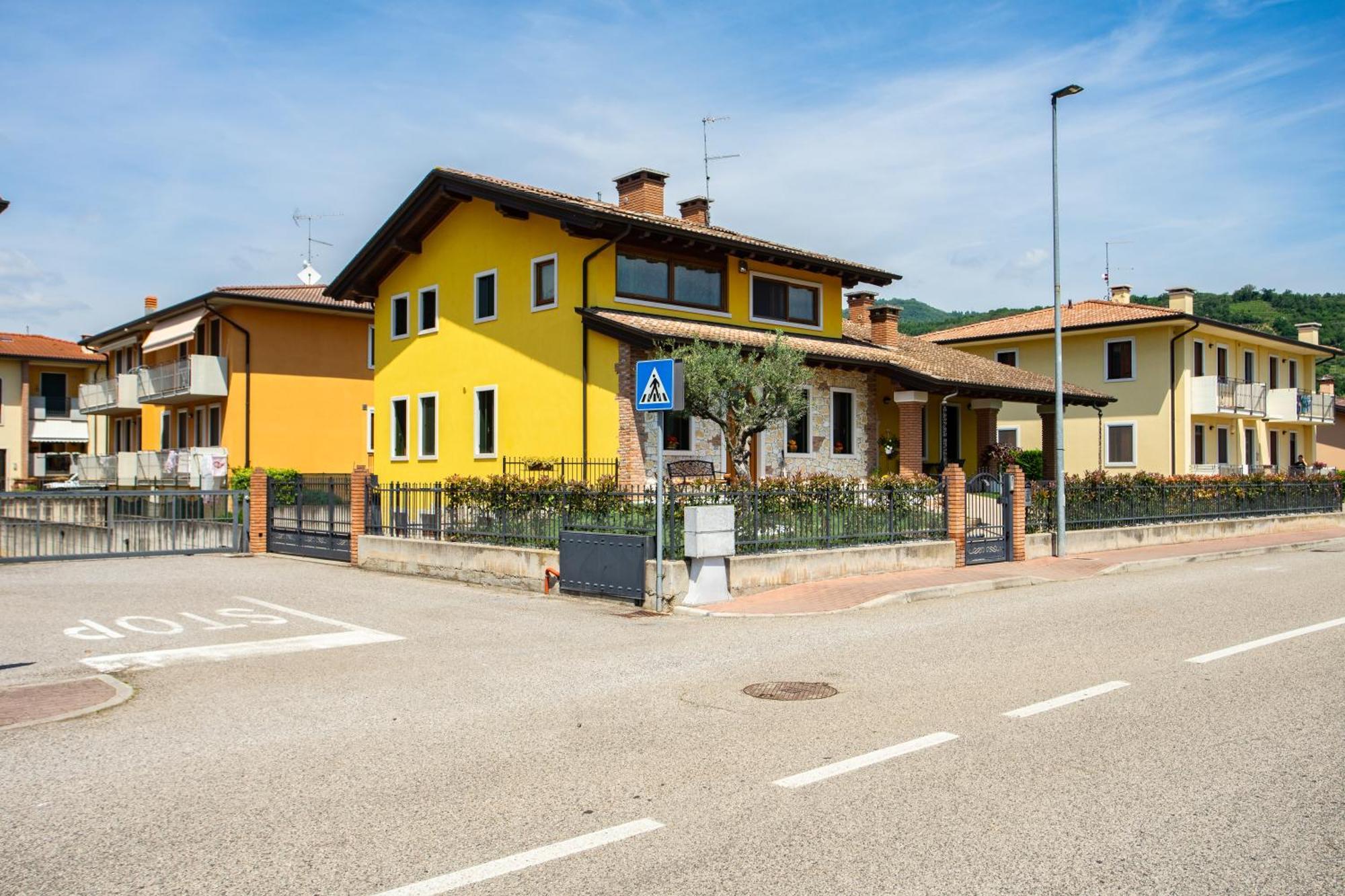 Casa Oliver Montecchia di Crosara Стая снимка